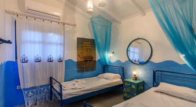 The Blue House Seaside Retreat - Fully Equipped