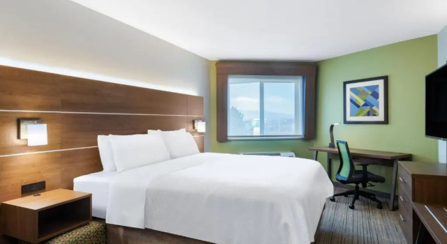 Люкс Holiday Inn Express & Suites Colorado Springs-Airport by IHG