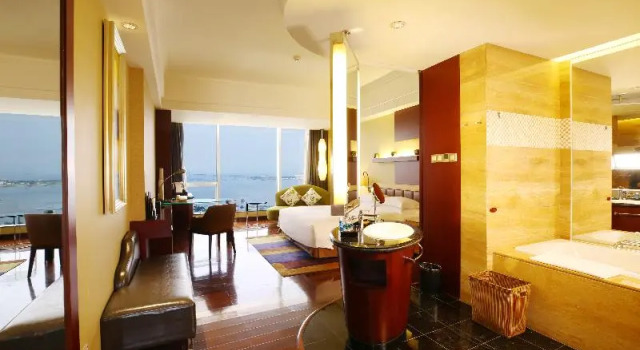 Двухместный номер Standard Zhuhai Charming Holiday Hotel