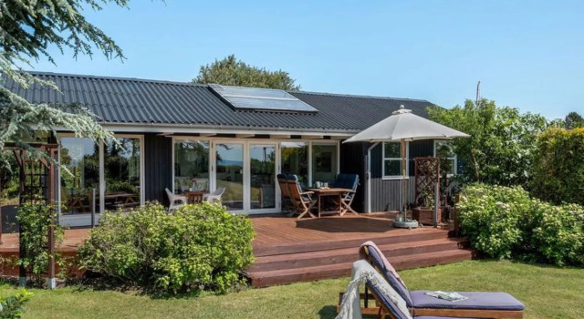 "Bisera" - 150m from the sea in Funen, Rezervovat Hotel Hotely v Funen s parkováním, Parkování