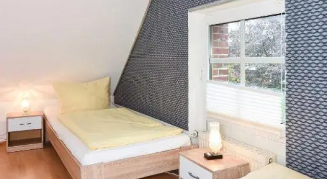 Ferienhaus Kluntje, Забронировать Отель Отели Эзенс 3 звезды, 3*