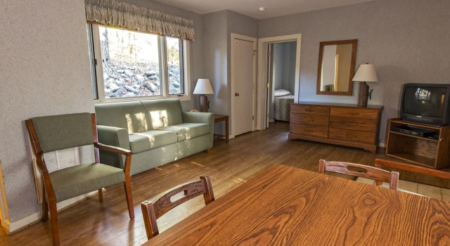 Четырёхместный коттедж c 1 комнатой Kenlake State Resort Park