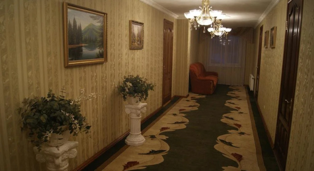 Zolotoy Fazan, Book Hotel Hoteller i Nikolayev med parkering, Parkering