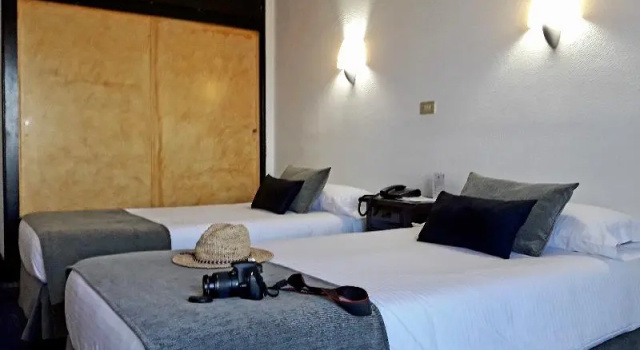 Трёхместный номер Standard с балконом и с видом на море Hotel Miramar