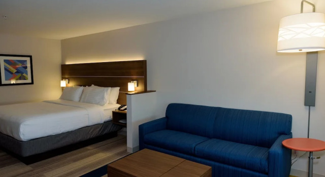 Двухместный люкс Holiday Inn Express & Suites McKinney - Frisco East by IHG