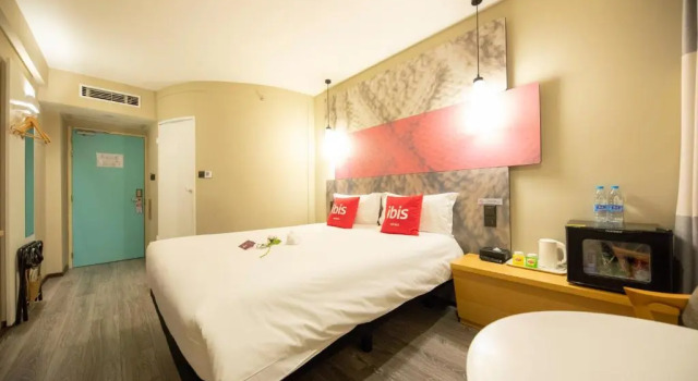 Номер Deluxe ibis Tianjing Teda