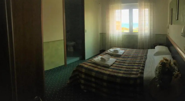 Четырёхместный номер Superior Hotel Astoria
