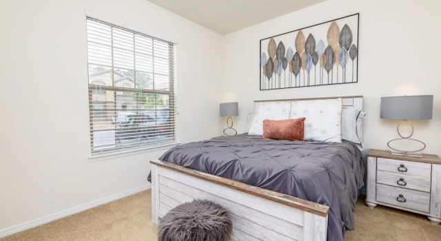 Amazing New TownHome 5 Bdr 4,5 Bath with Pvt Pool and Access to Clubhouse,15min from Disney, Book Feriehus Hoteller i Four Corners med pool, Swimmingpool