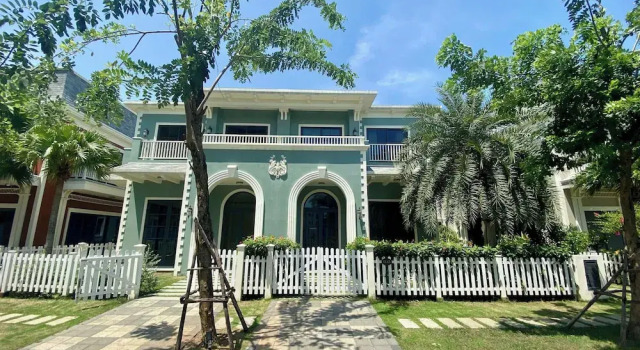 Wonderland Royal Mansions Ho Tram, Забронировать Курортный отель Курортные отели Хочам, Курортный отель