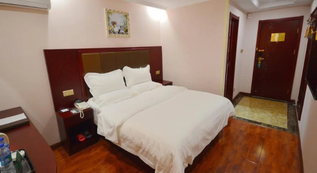 GreenTree Inn Shanxi Changzhi Airport WeiyuanmenNorthRoad Express Hotel, Rezerwuj Hotel Hotele w Changzhi z parkingiem, Parking