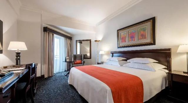 Habitación Estándar con balcón Hotel Alvalade