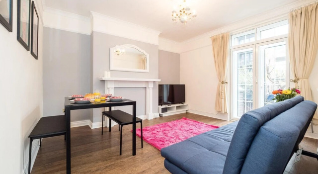 Bright Battersea pad Sleeps 5, Забронировать Отель Отели Англии 3 звезды, 3*