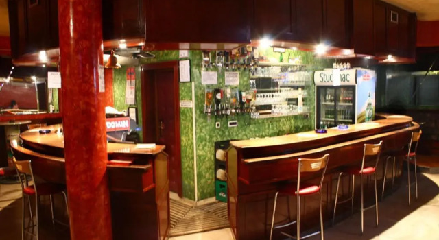 Domin Osijek, Rezervovat Hotel Hotely v Slavonia s parkováním, Parkování