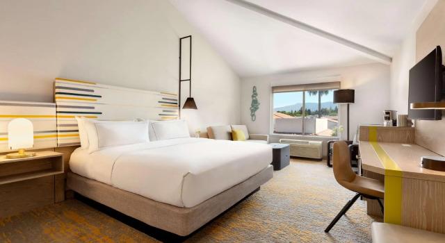 Двухместный номер Deluxe DoubleTree by Hilton Campbell - Pruneyard Plaza