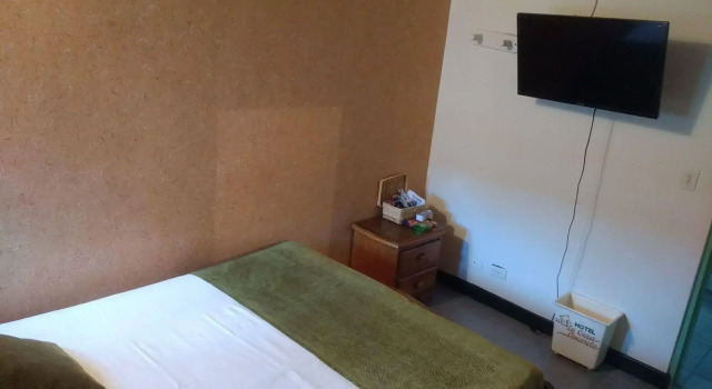 Hotel La Casa Amarela, Book Hotel Hotels in Antioquia with Breakfast, Breakfasts