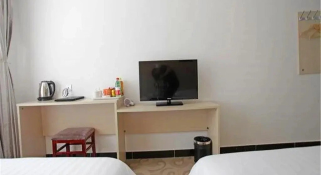 July Sky Business Hotel