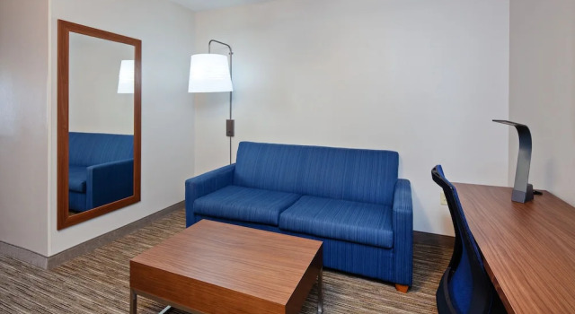 Люкс c 1 комнатой Holiday Inn Express & Suites Rancho Mirage - Palm Spgs Area by IHG