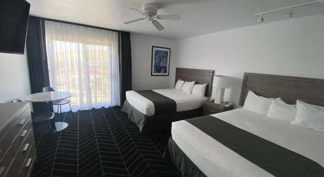 Четырёхместный номер Standard Masterpiece Hotel