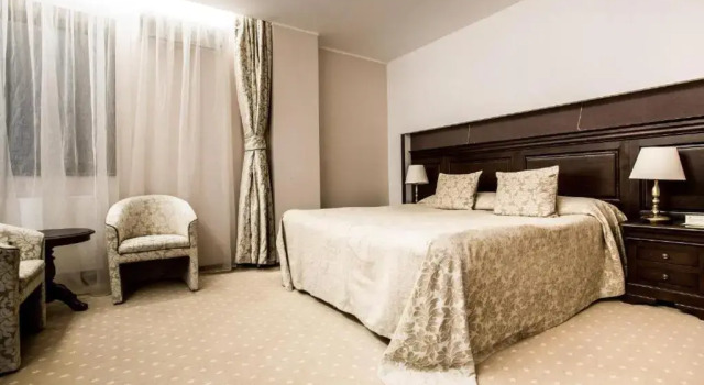 Alpin Resort Hotel - Apartamentele 2403-2404- proprietate administrata de gazda privata, Забронировать Курортный отель Курортные отели Пояна-Брашова, рядом с Bradul Ski Slope, Курортный отель