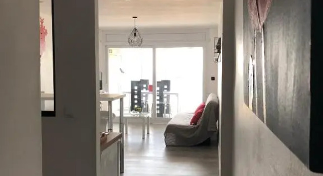 Bahia1-7-96 apt 1ere ligne mer, Забронировать Отель Отели Alt Empordà с парковкой, Парковка