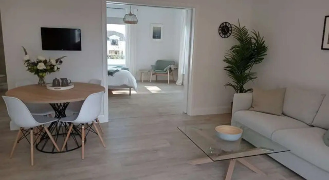 Coastal Apartment With sea Views, Prenota Appartamento Hotel a Connacht con parcheggio, Parcheggio