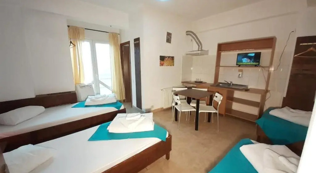 Четырёхместный номер Standard Taxi Hostel
