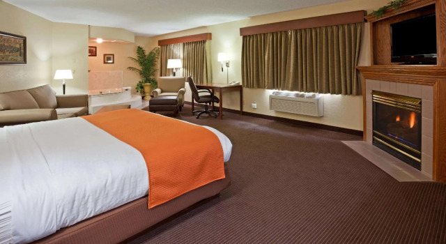 Двухместный люкс AmericInn by Wyndham Fargo West Acres