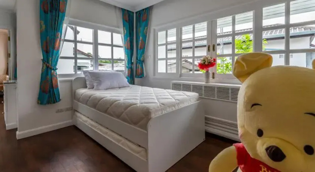 Chiangmai Singharat Road Villa, Забронировать Вилла Виллы Чиангмай, рядом с Kad Suan Kaew Shopping Centre, Вилла