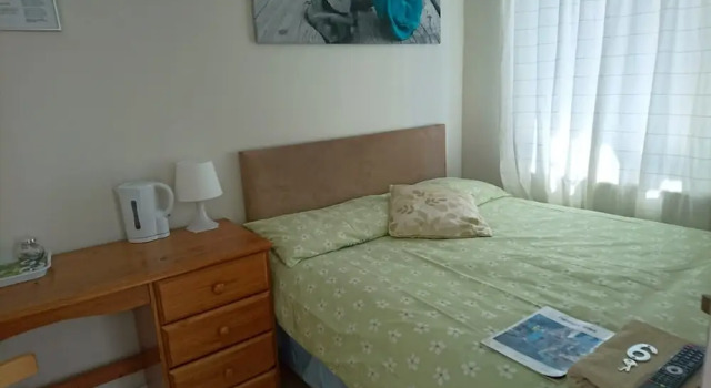 Double Room private shower room - deg-yr, Забронировать Отель Отели Middlesex с парковкой, Парковка