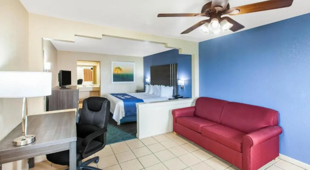 Одноместный люкс Days Inn & Suites by Wyndham Braunig Lake