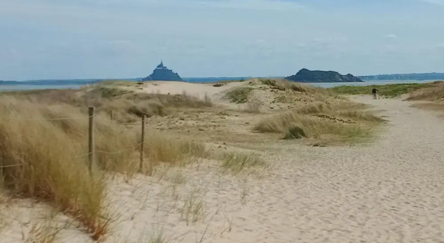 Коттедж Chalet Near Mont St. Michel & Nature Trails
