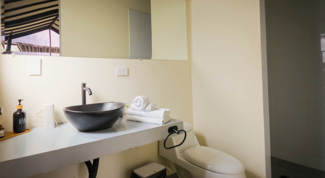 Confort chambre STAR CENTER HOTEL BOUTIQUE, CENTRO DE ENTRENAMIENTO DEPORTIVO Y CONVENIENCIAS a DOS pasos del Aeropuerto JMC El trayecto del aeropuerto al hotel esta incluido en la tarifa