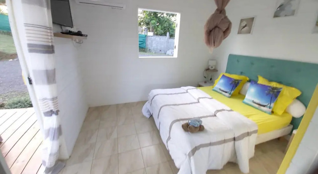 Bungalow With One Bedroom In Sainte Rose With Private Pool Enclosed Garden And Wifi, Rezerwuj Dom wakacyjny Hotele w Basse-Terre z parkingiem, Parking