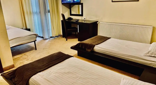 Standard Kolmen hengen huone Hotel Maxim