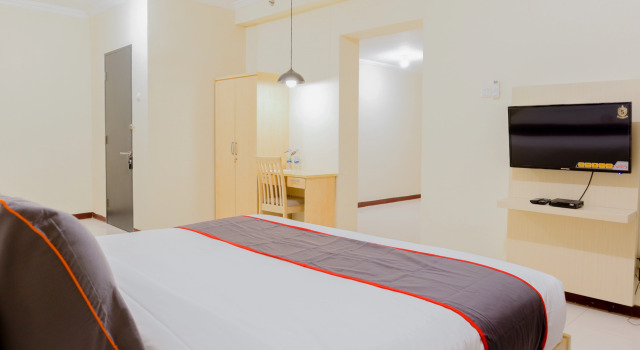 Collection O 6 Grand Palace Kemayoran Near Rs Mitra Keluarga Kemayoran, Book Hotel Kemayoran Jakarta