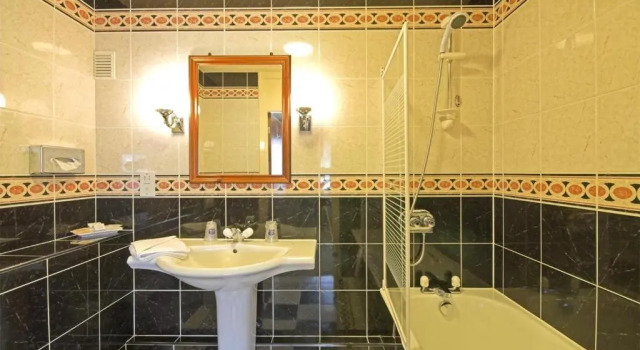 Трёхместный номер Superior Best Western Heath Court Hotel