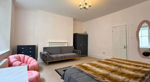 Коттедж Palacial 3 Super King Bedrooms