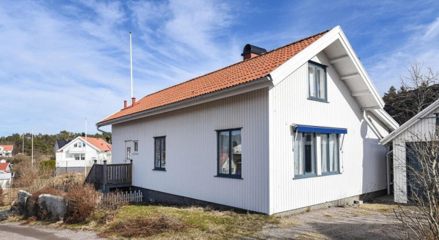 Awesome Home in Grebbestad With 4 Bedrooms and Wifi, Book Hotel  