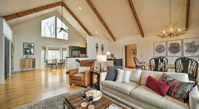 Sapphire 5BR Luxe: 5 Private Baths, Mtn Views