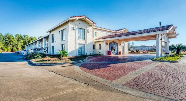 Полулюкс Baymont by Wyndham Nacogdoches Near University
