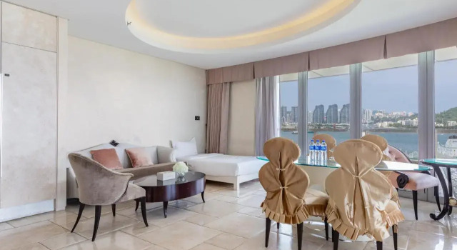Sanya phoenix island yuejia holiday apartment