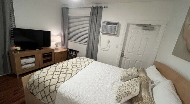 The Pearl Beachside Apartments on Hollywood Beach Broadwalk, Book Lejlighed Hollywood Panhandle Florida