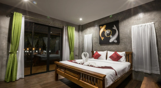BanphrayaLanna Rimnam, Book Hotel Muang Kham Thailand