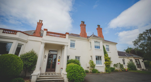 Mansion House Llansteffan, Book Pension Gæstehuse i Dyfed, Pension