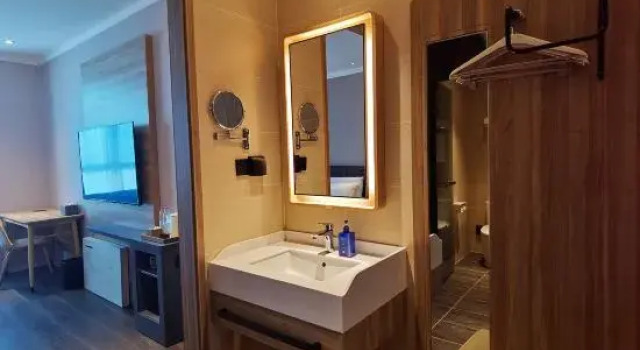 HanTing Hotel (Baoji Tiyuchang Shibahe Xinjie Pedestrian Street), Prenota Hotel Baoji Shaanxi