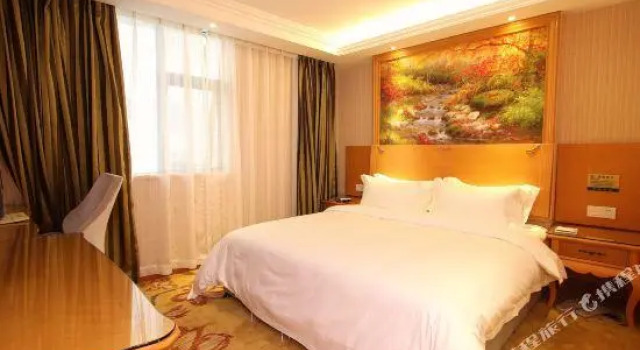 Yierf Hotel (Shenzhen Bantian Wuhe subway station store)