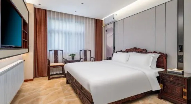 Люкс GYA Hotel (Yangzhou Jiangdu Golden Eagle Plaza)