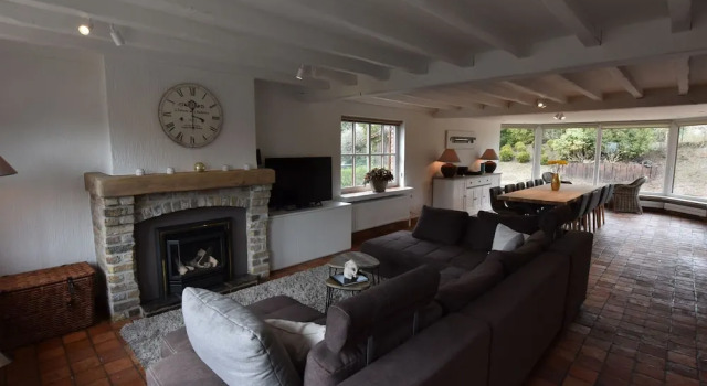 Atmospheric Holiday Home Situated in a Quiet Residential Area near Beach, Забронировать Отель Отели Западной Фландрия 3 звезды, 3*
