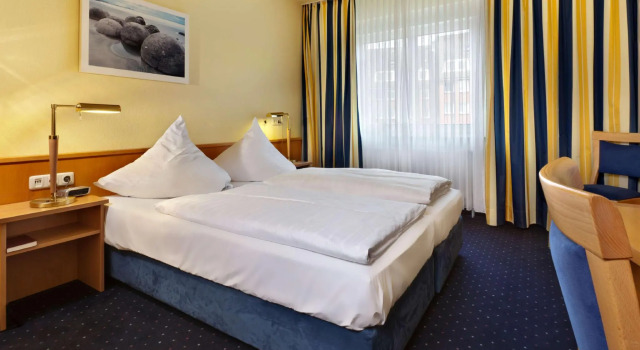 Одноместный номер Standard Tryp by Wyndham Luebeck Aquamarin
