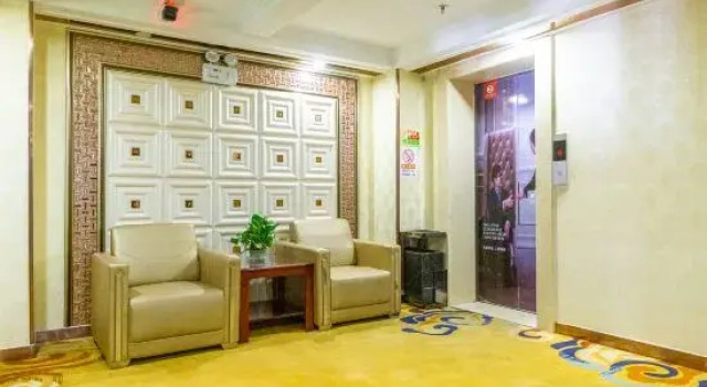 Vienna 3 Best Hotel (Xining Railway Station Jiuying Cordyceps Market)